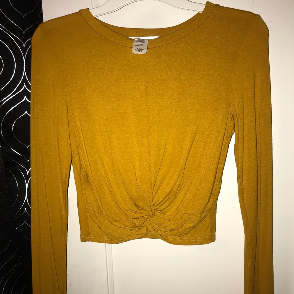 Mustard crop top✨🌻